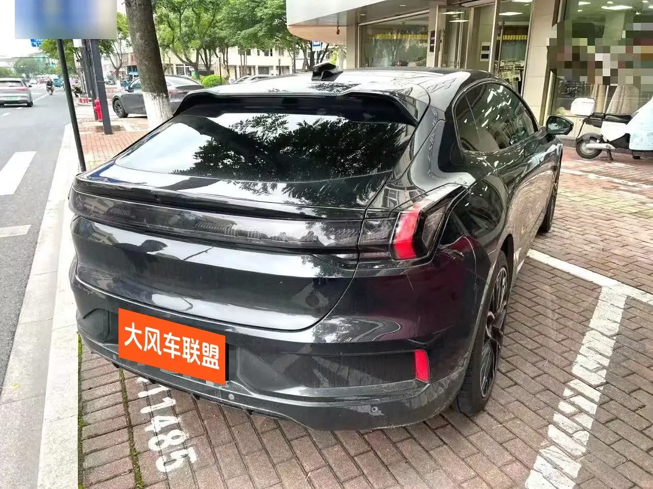 ZEEKR 001