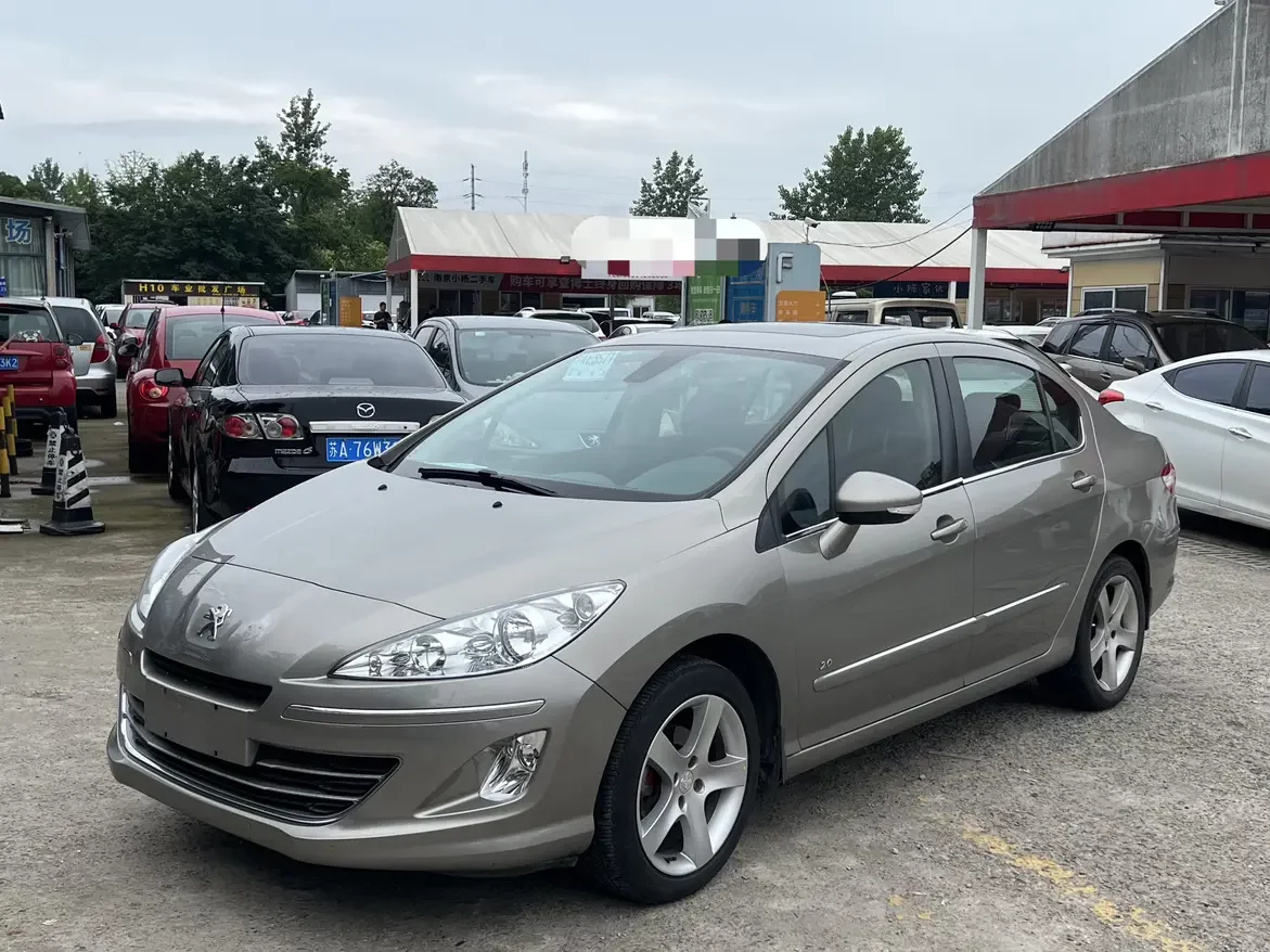 Peugeot 408