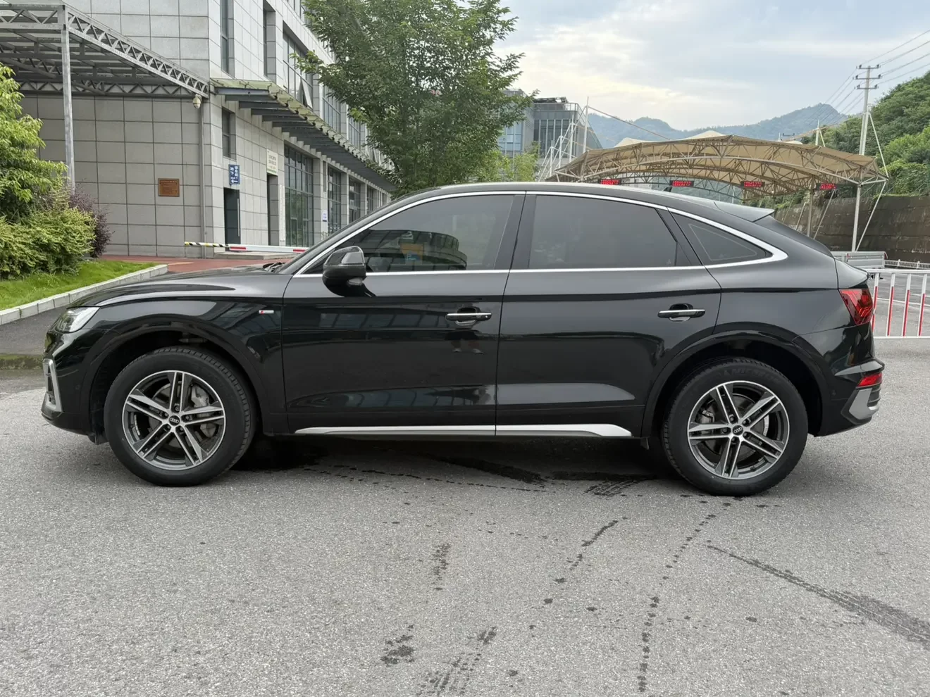 Audi Q5L Sportback
