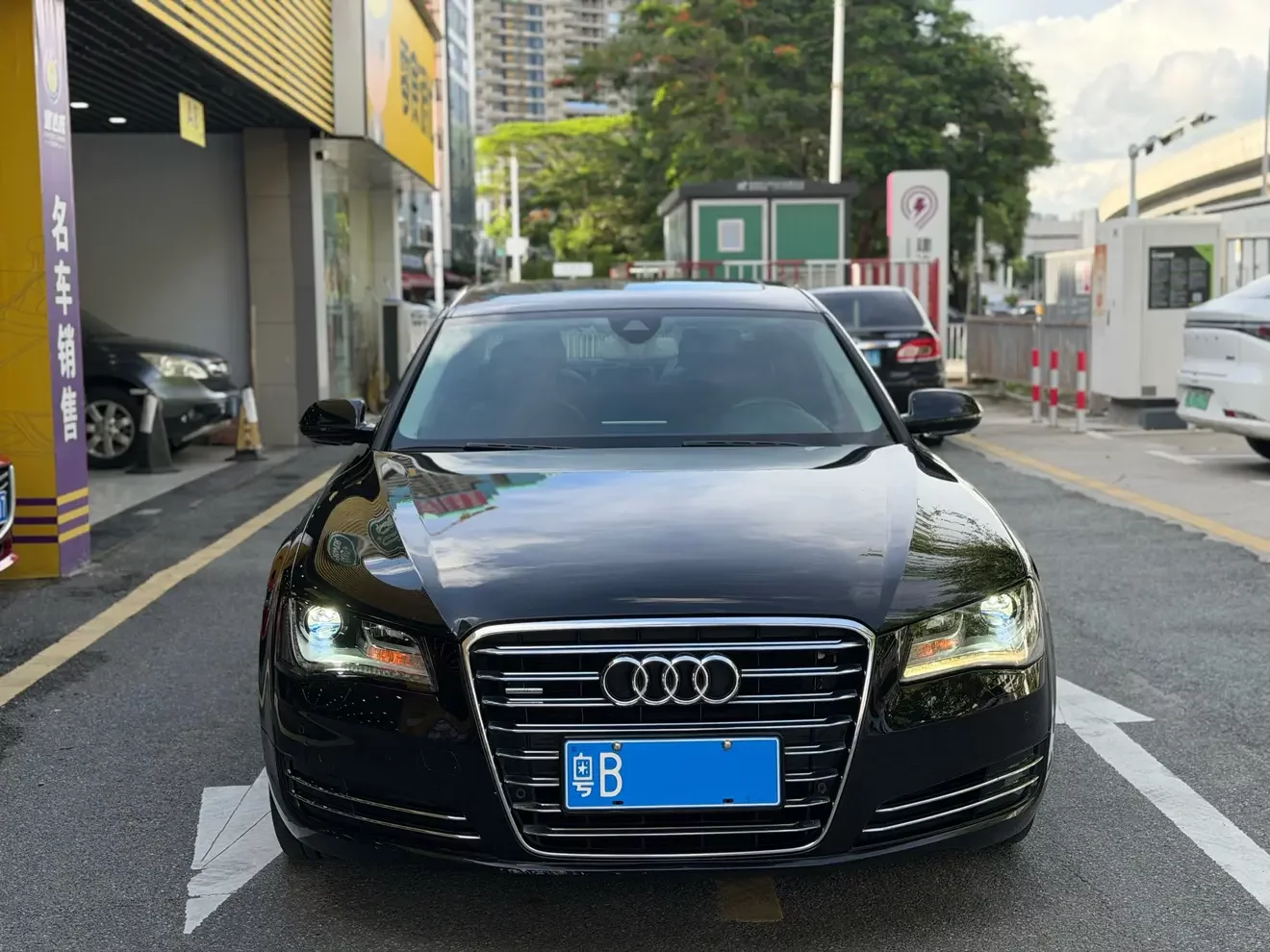 Audi A8
