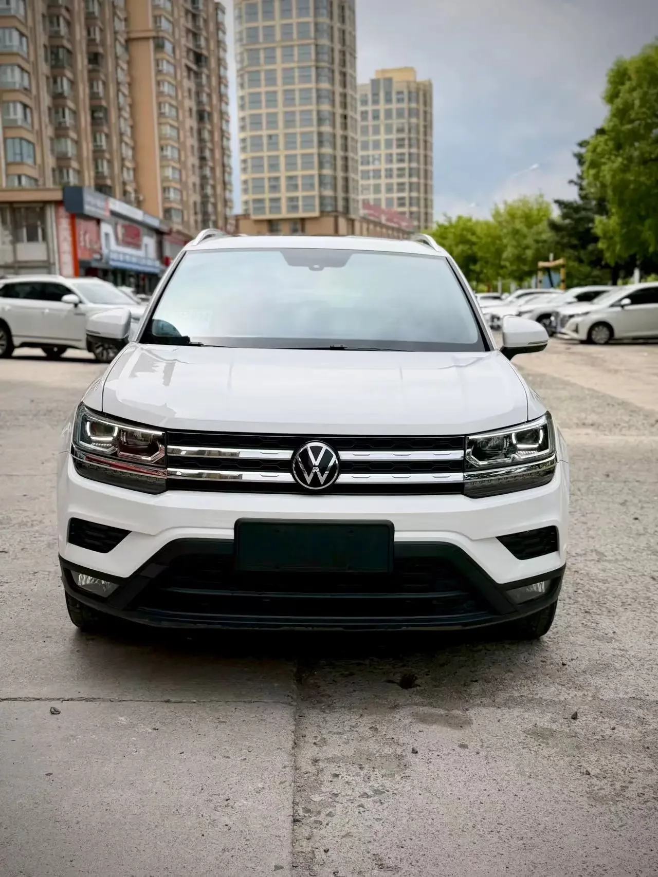 Volkswagen Tharu