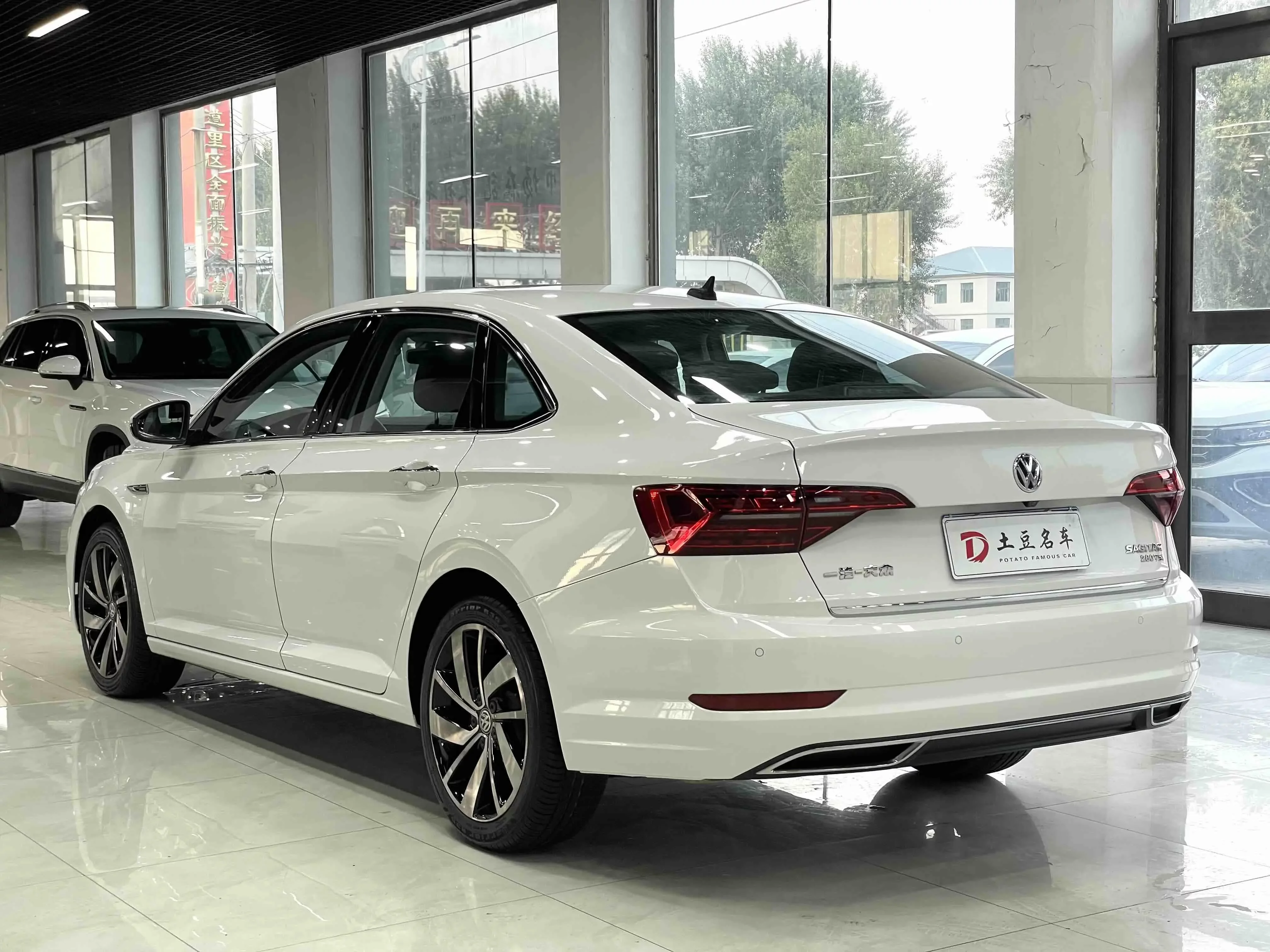 Volkswagen Sagitar