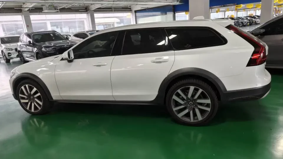 Volvo V90