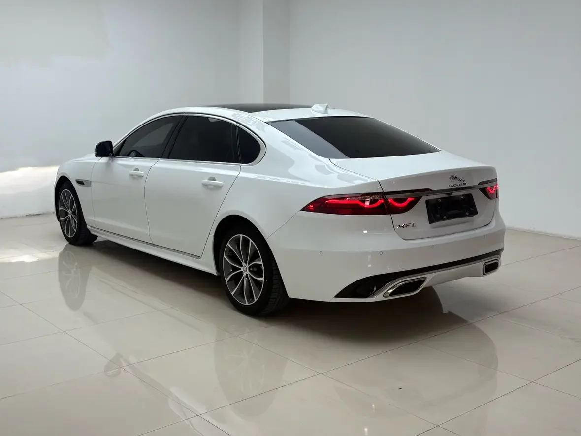 Jaguar XFL