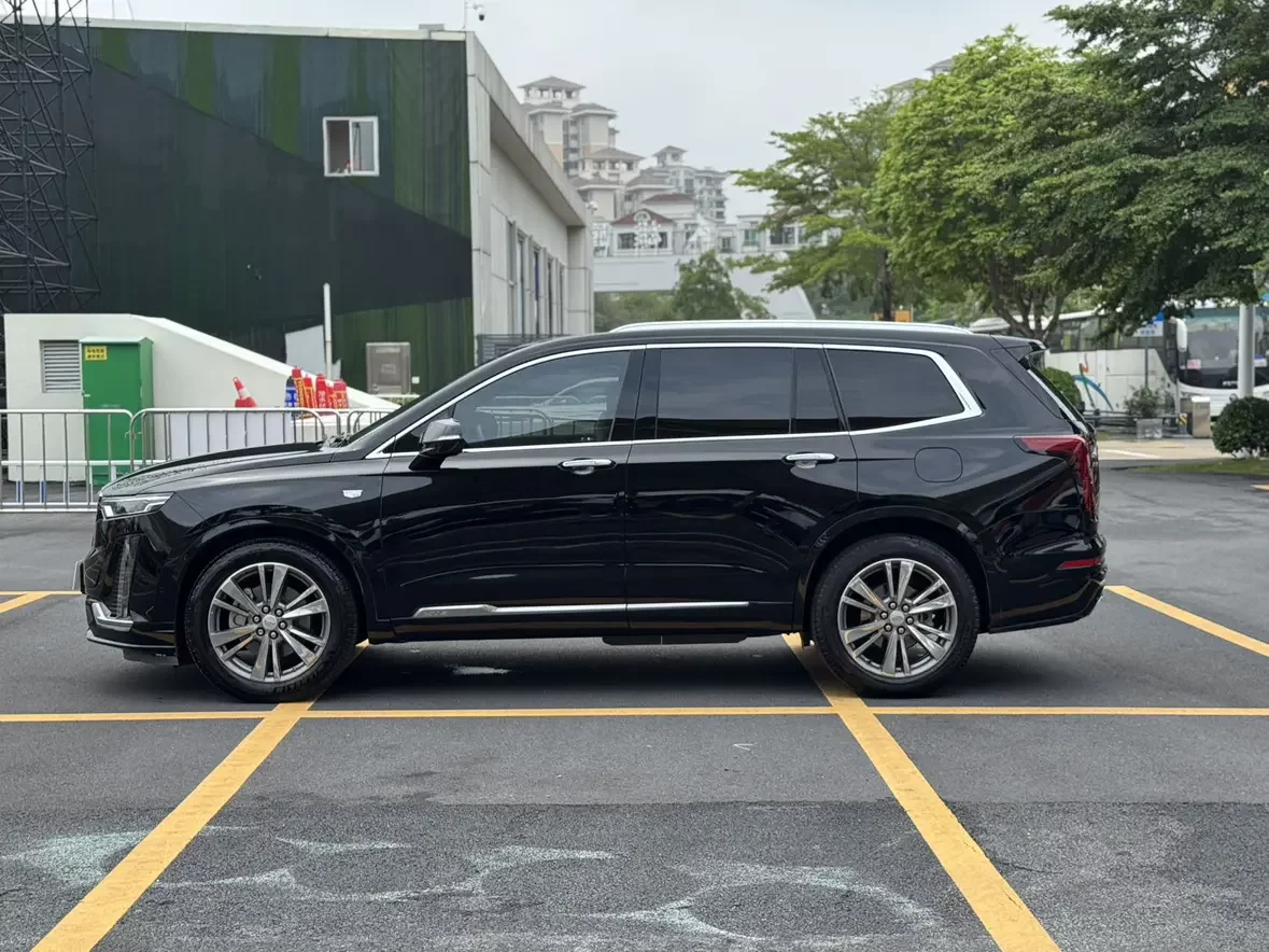 Cadillac XT6