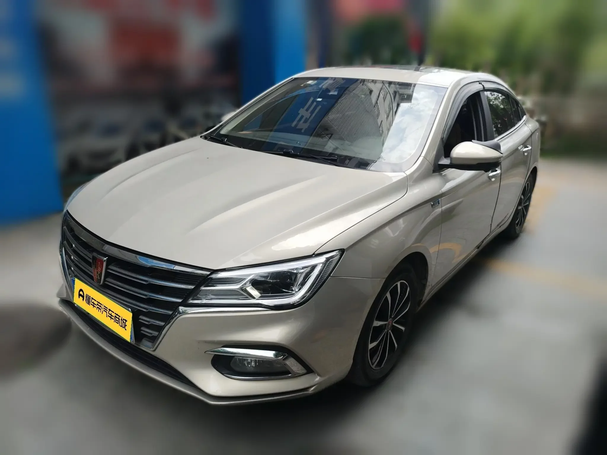 Roewe i5