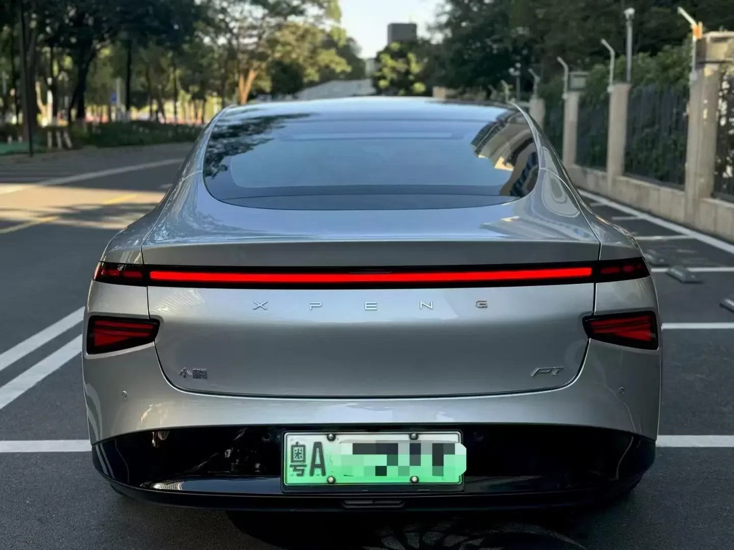Xpeng P7