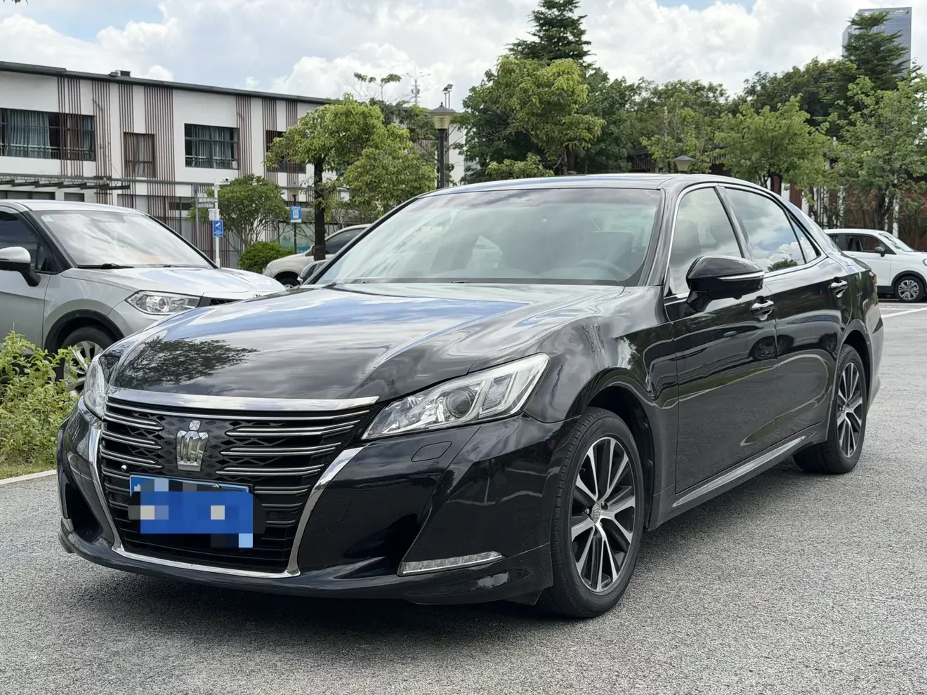 Toyota crown