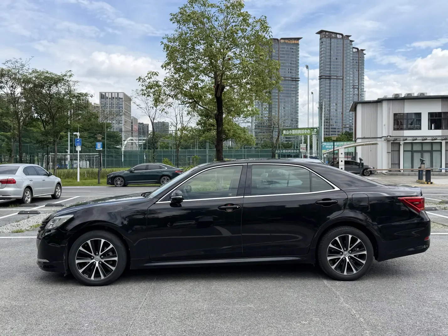 Toyota crown