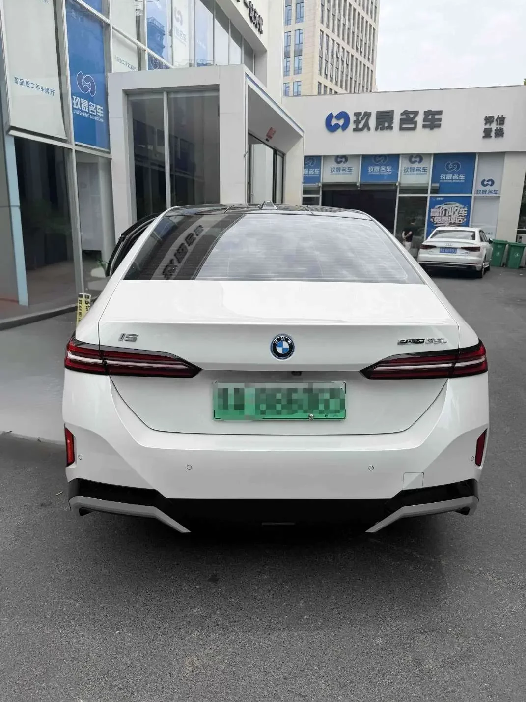 BMW i5