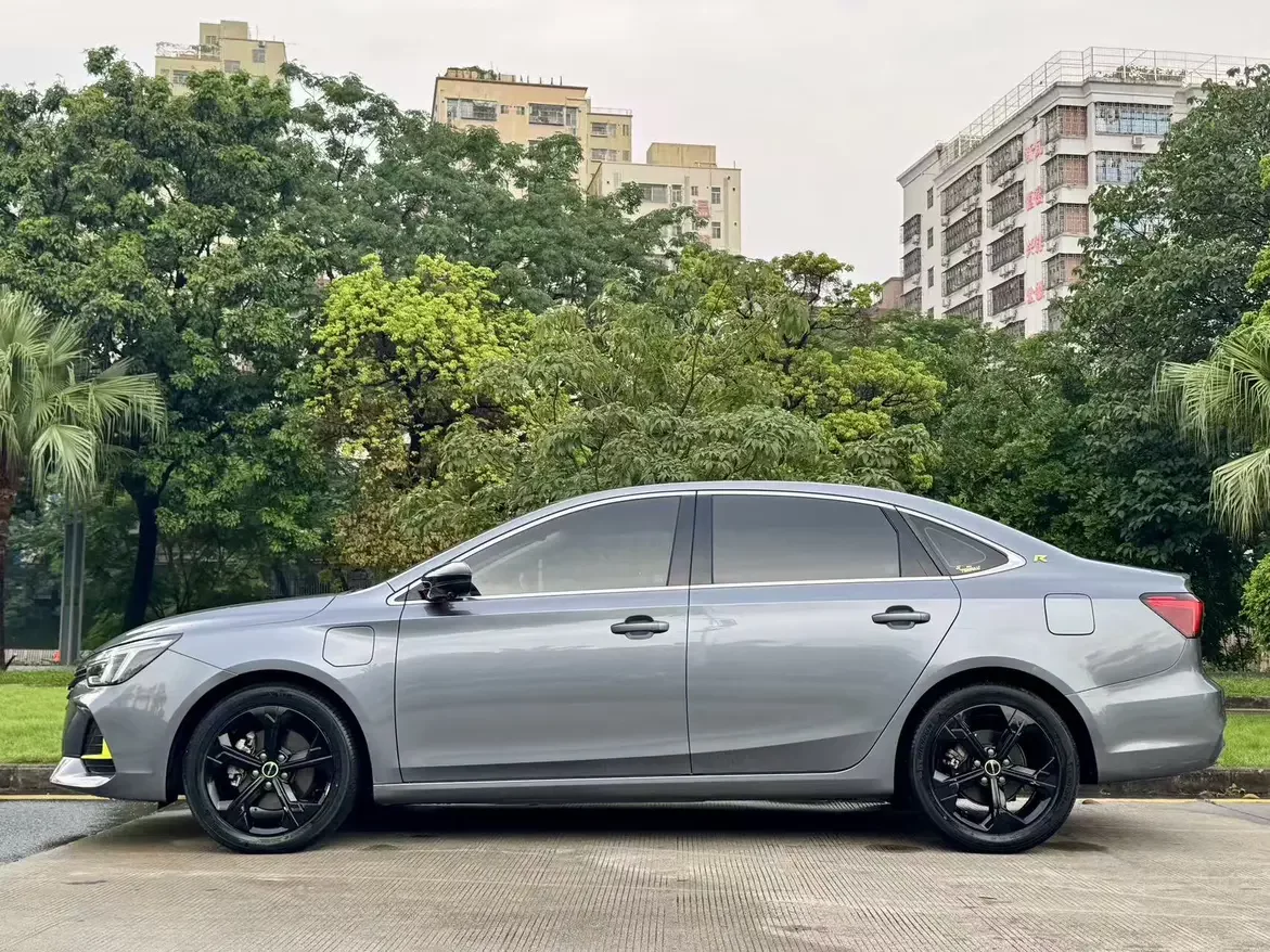 Roewe ei6 MAX