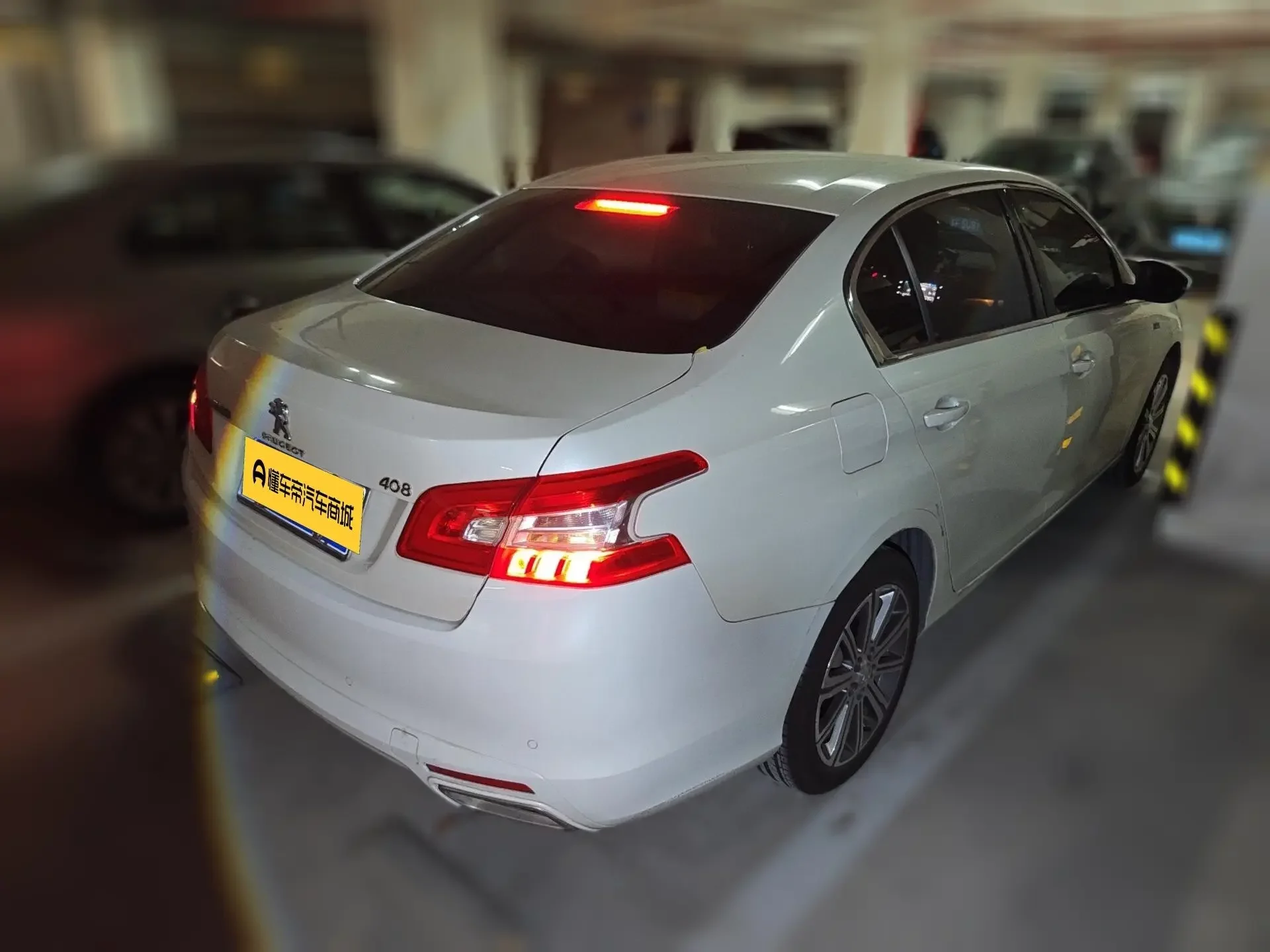 Peugeot 408