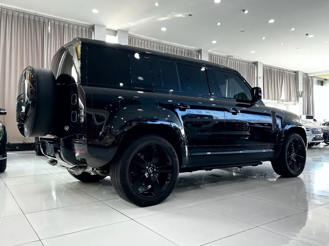 Land Rover guard