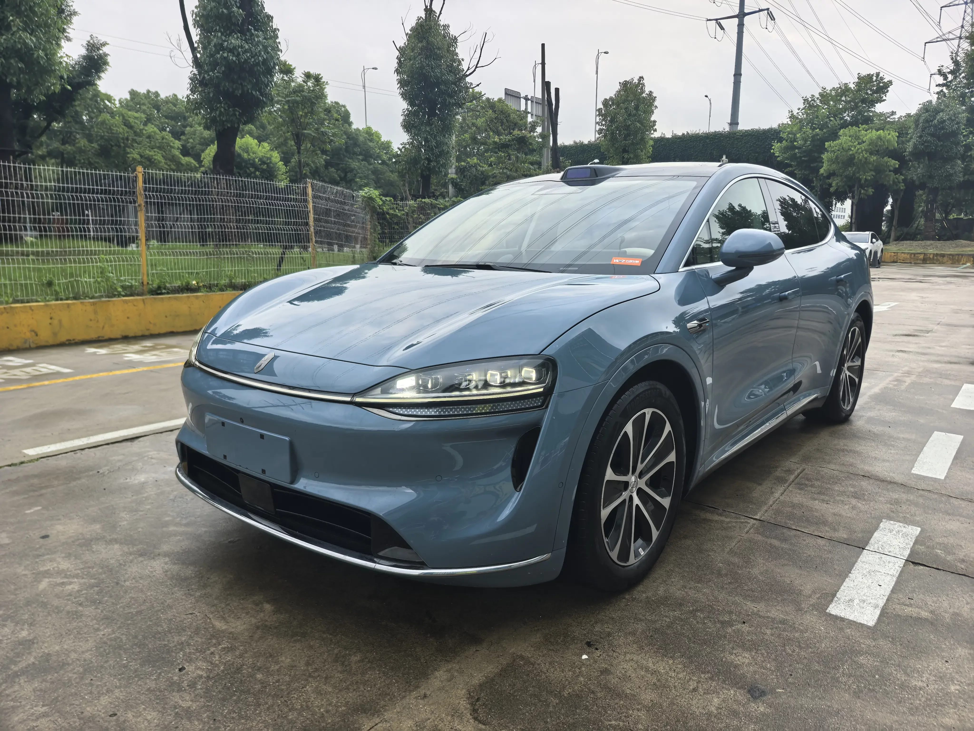Luxeed Zhijie R7