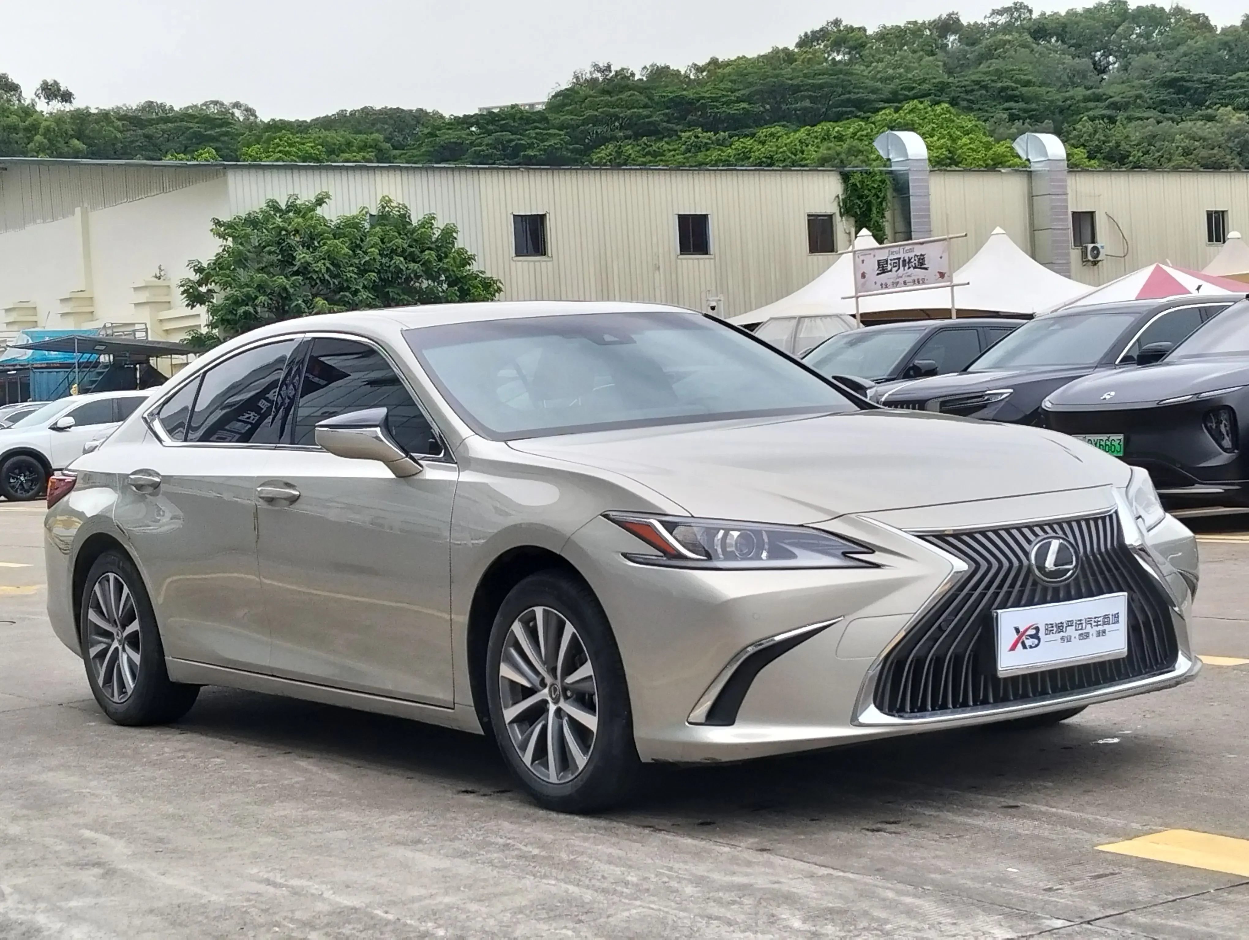 Lexus ES