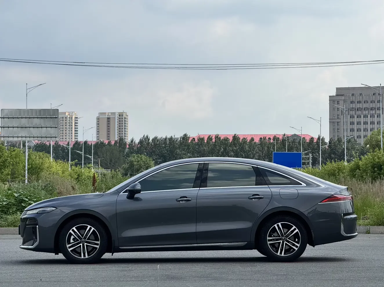 Roewe M7 DMH