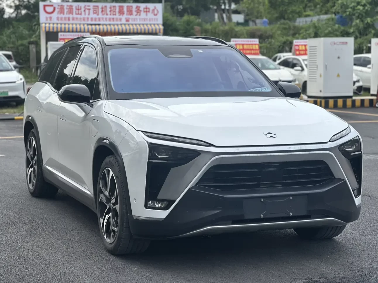 NIO ES8