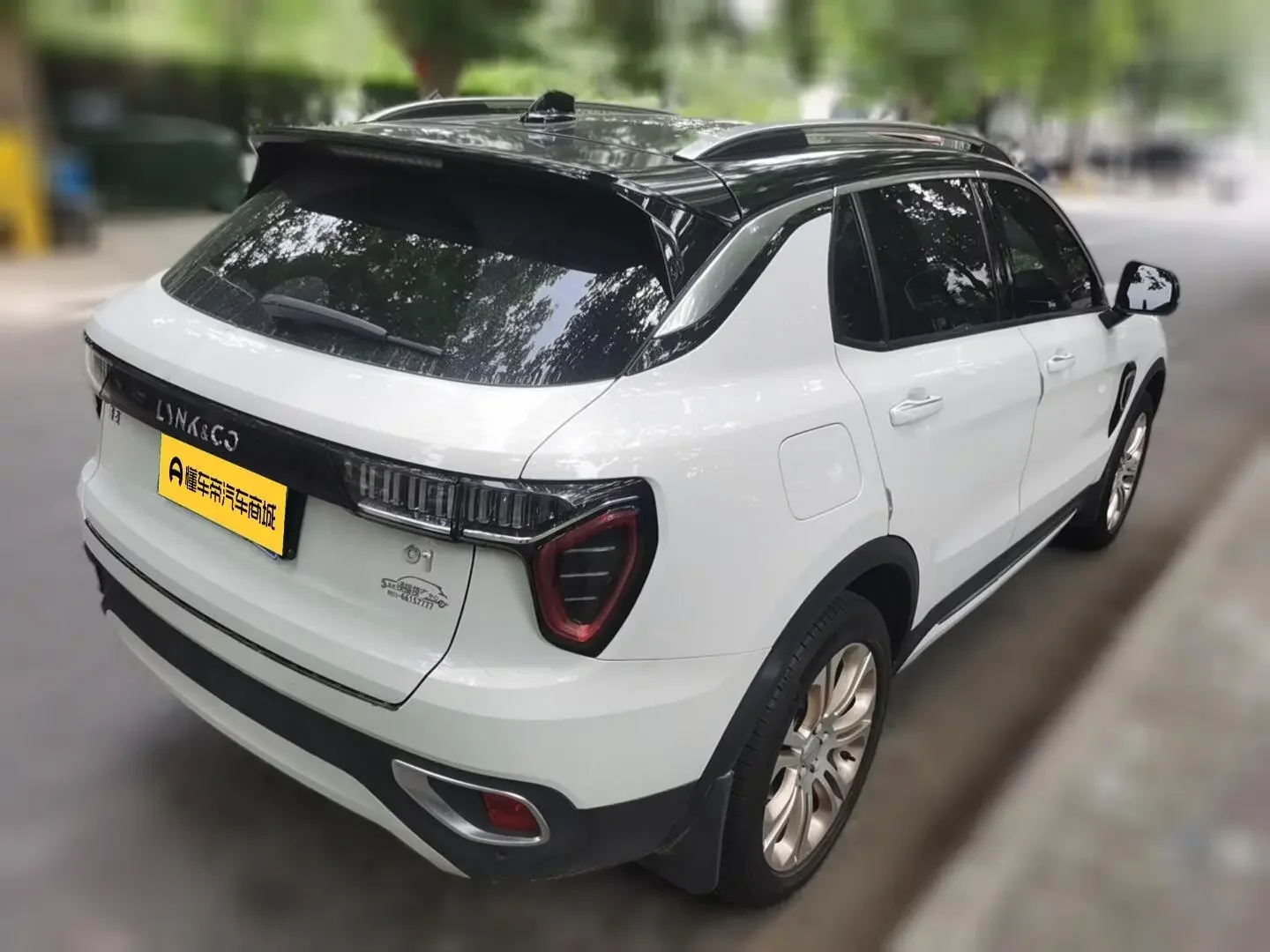 Lynk & Co 01