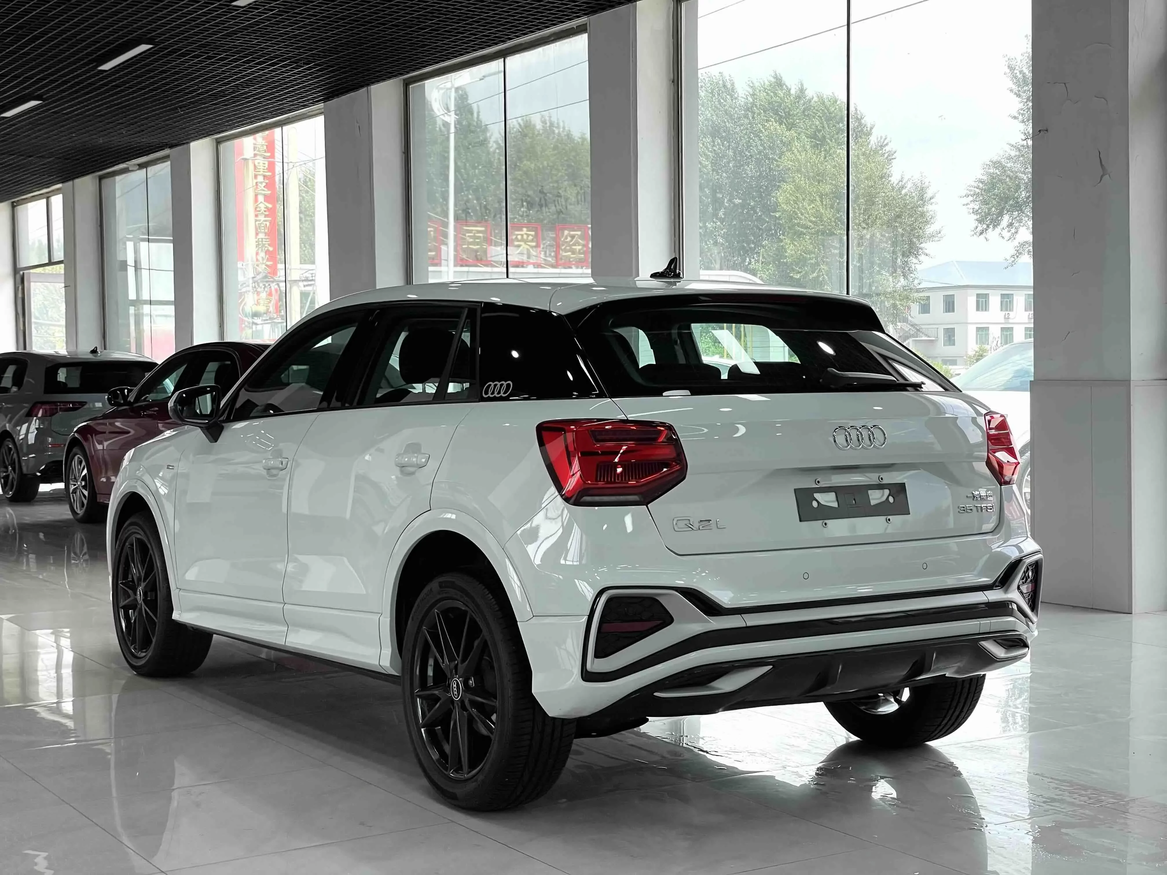 Audi Q2L