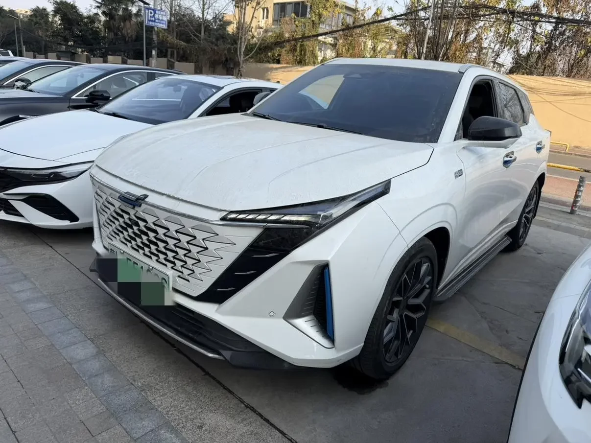 Oshan Changan Auchan Z6 iDD new energy