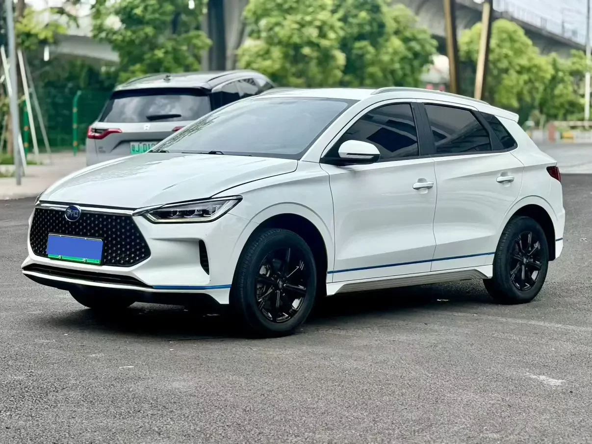 BYD e2