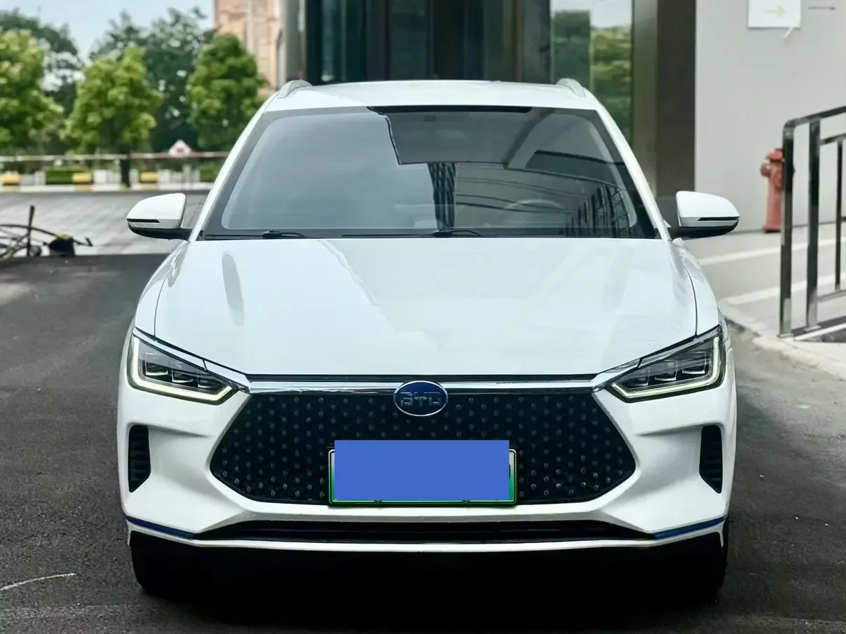 BYD e2