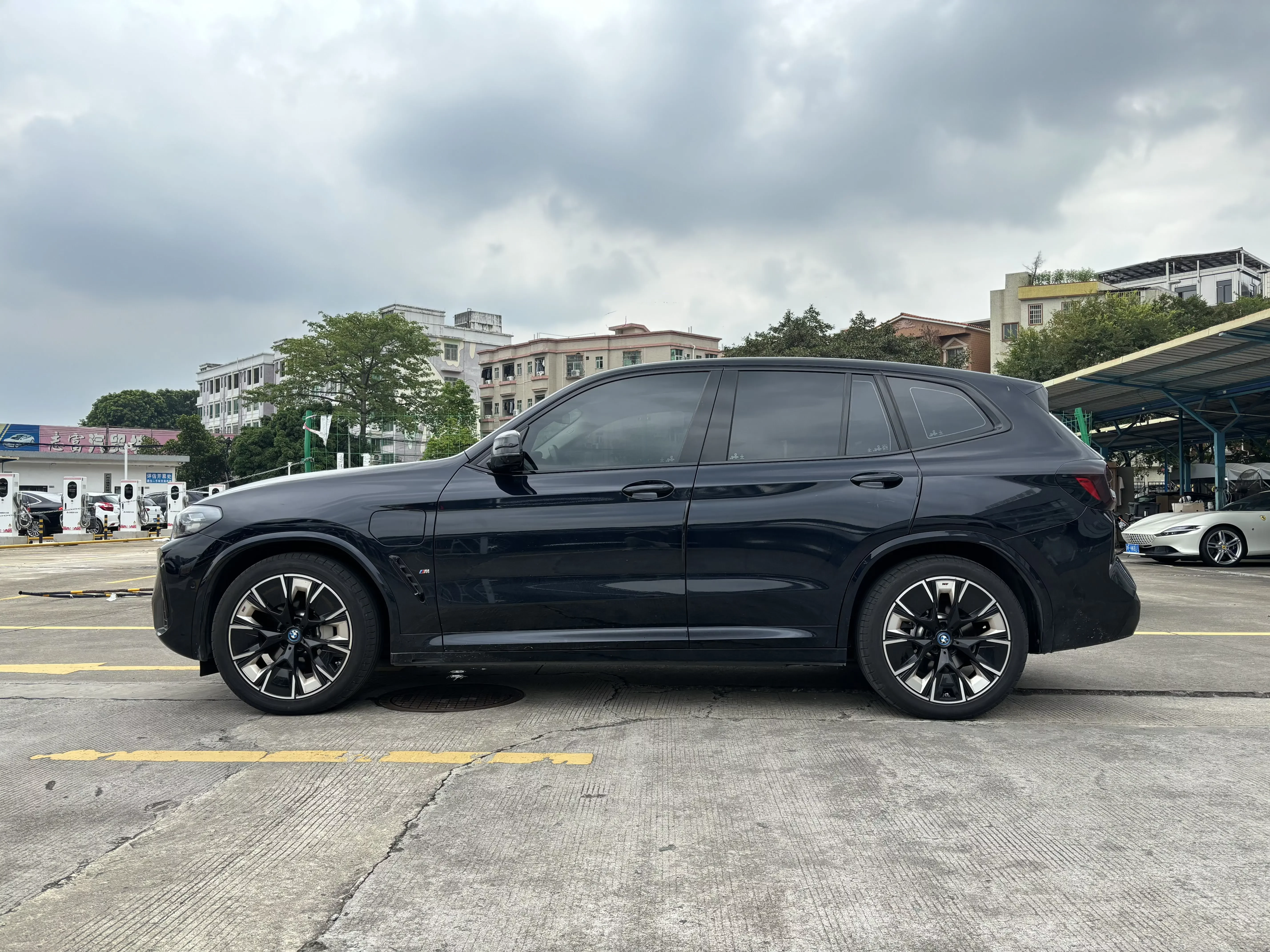 BMW iX3