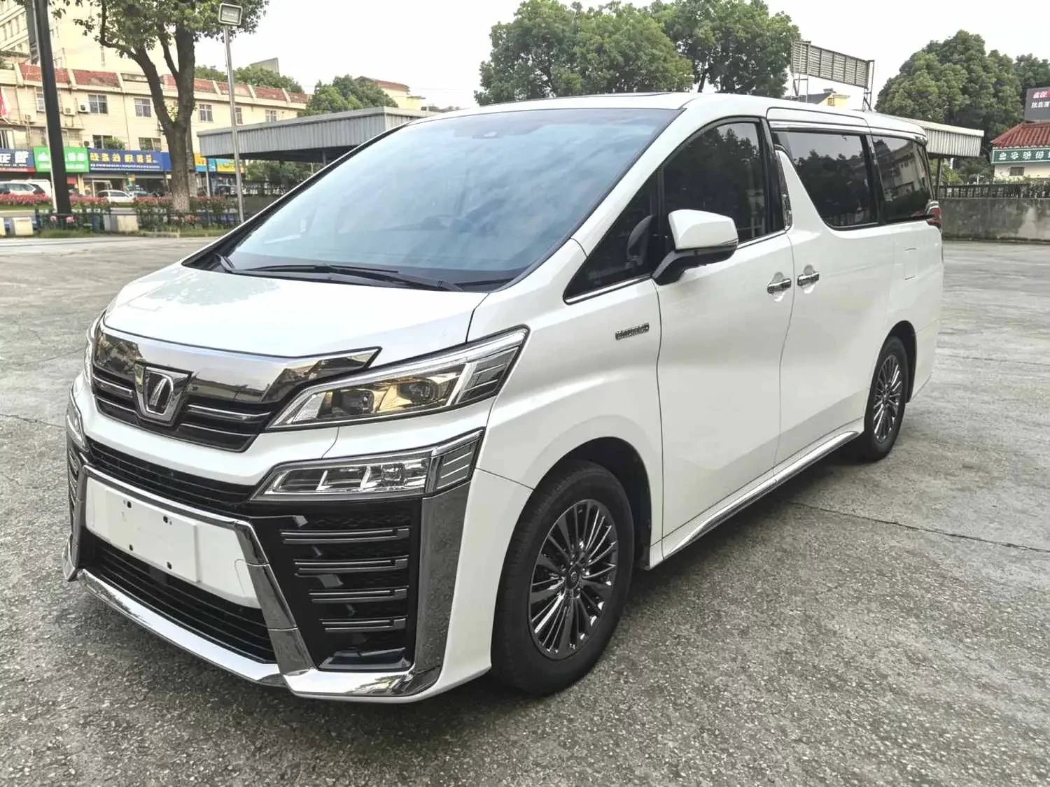 Toyota Crown Wellfire