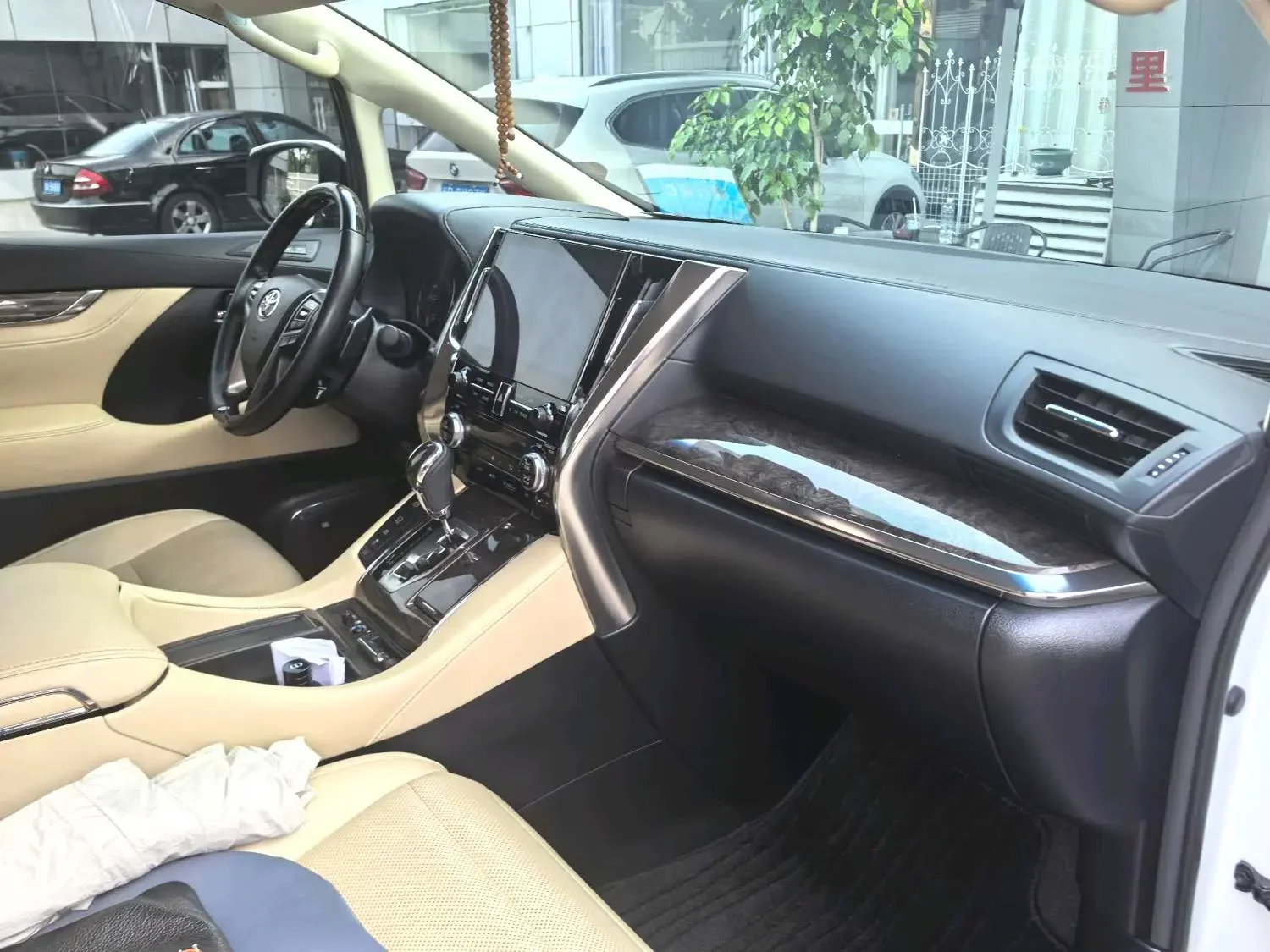 Toyota Crown Wellfire