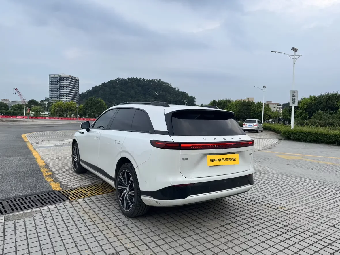 Xpeng G9