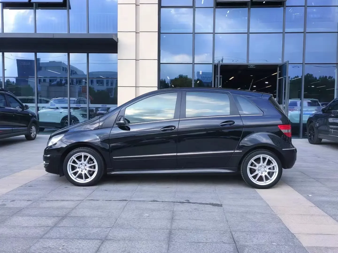 Mercedes-Benz B Class