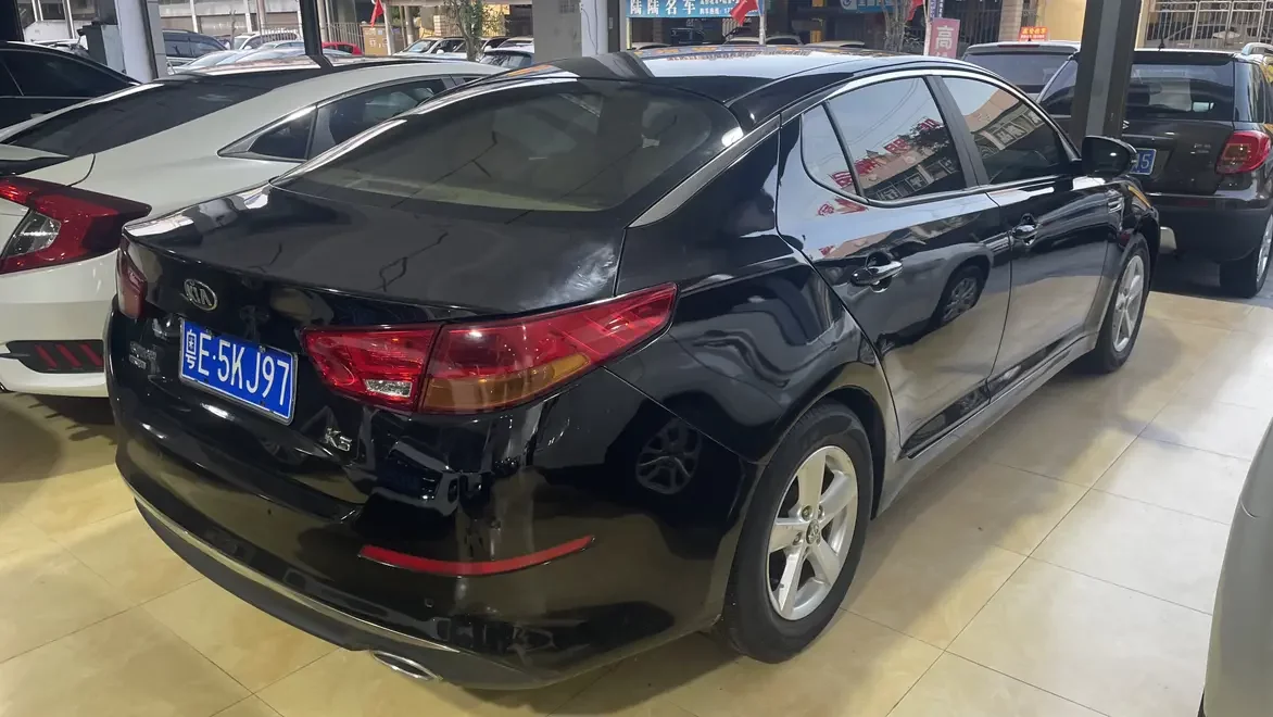 Kia K5