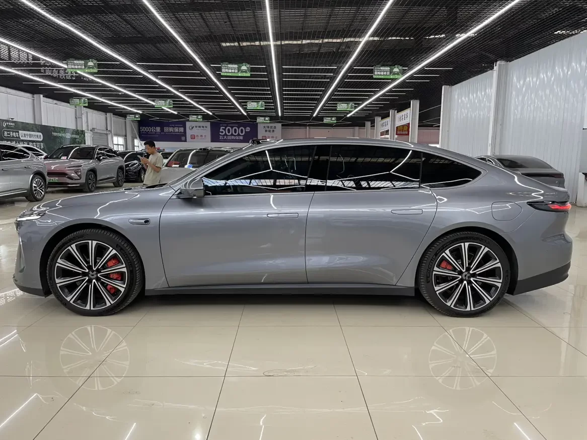 NIO ET7