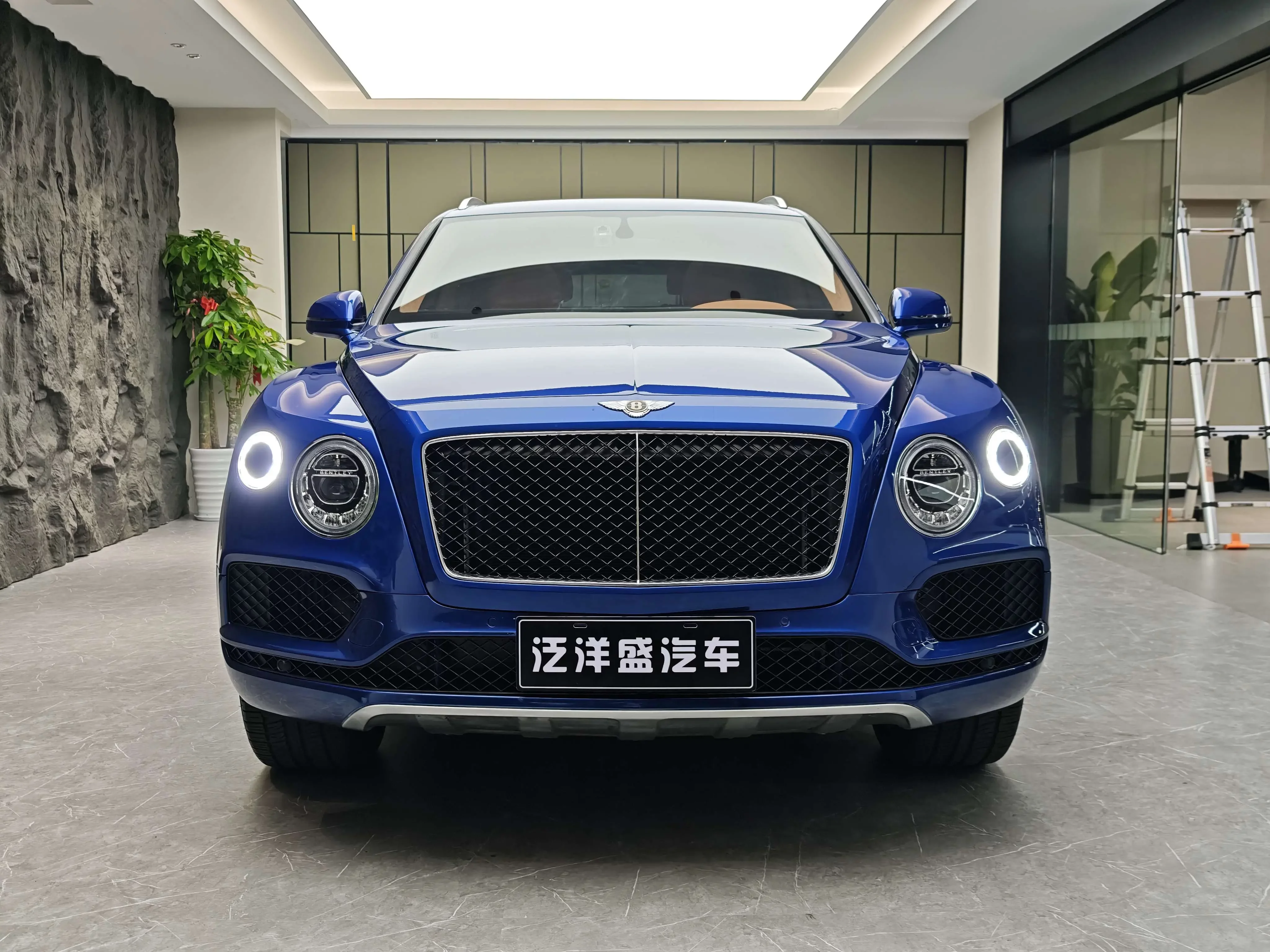 Bentley Bentayga  из Китая