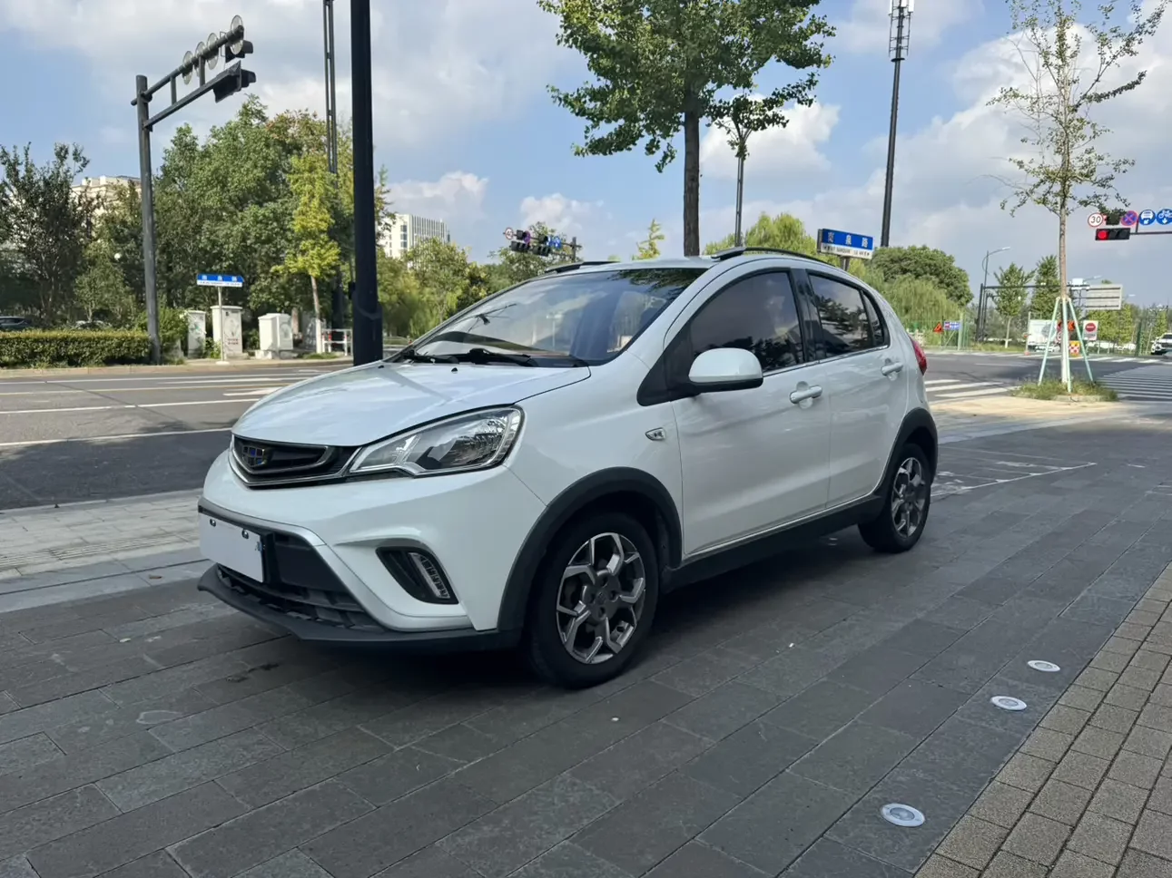 Geely Vision X1