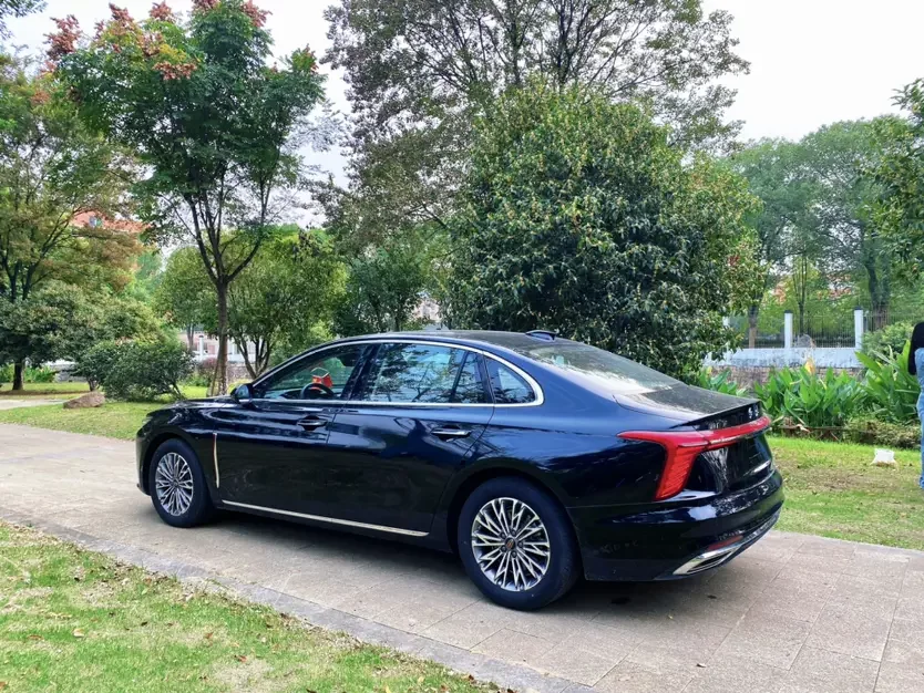 Hongqi H5