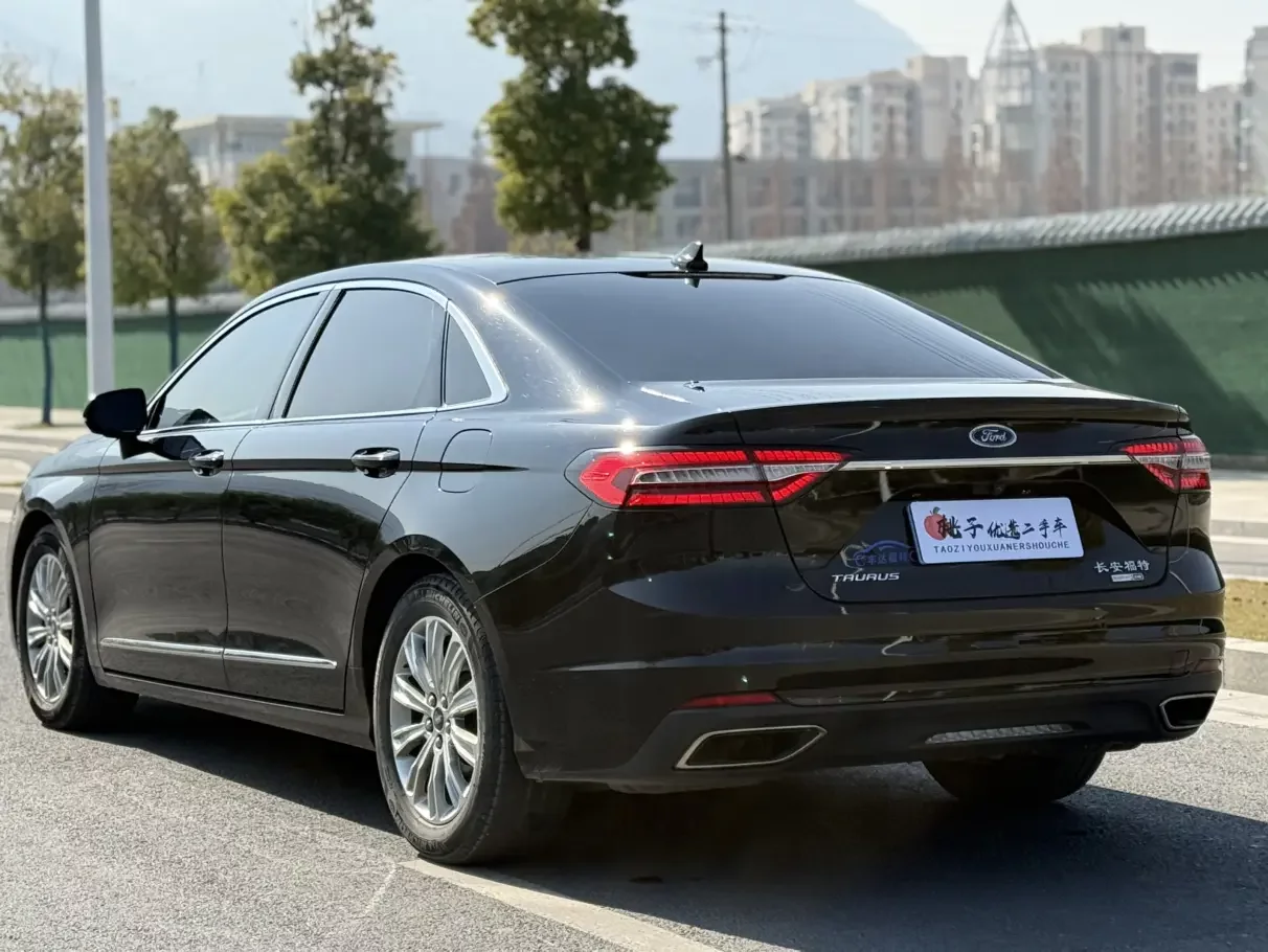 Ford Taurus
