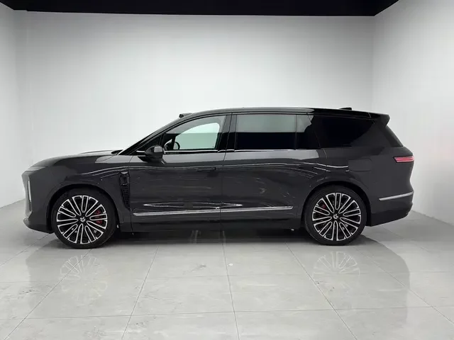 NIO ES8