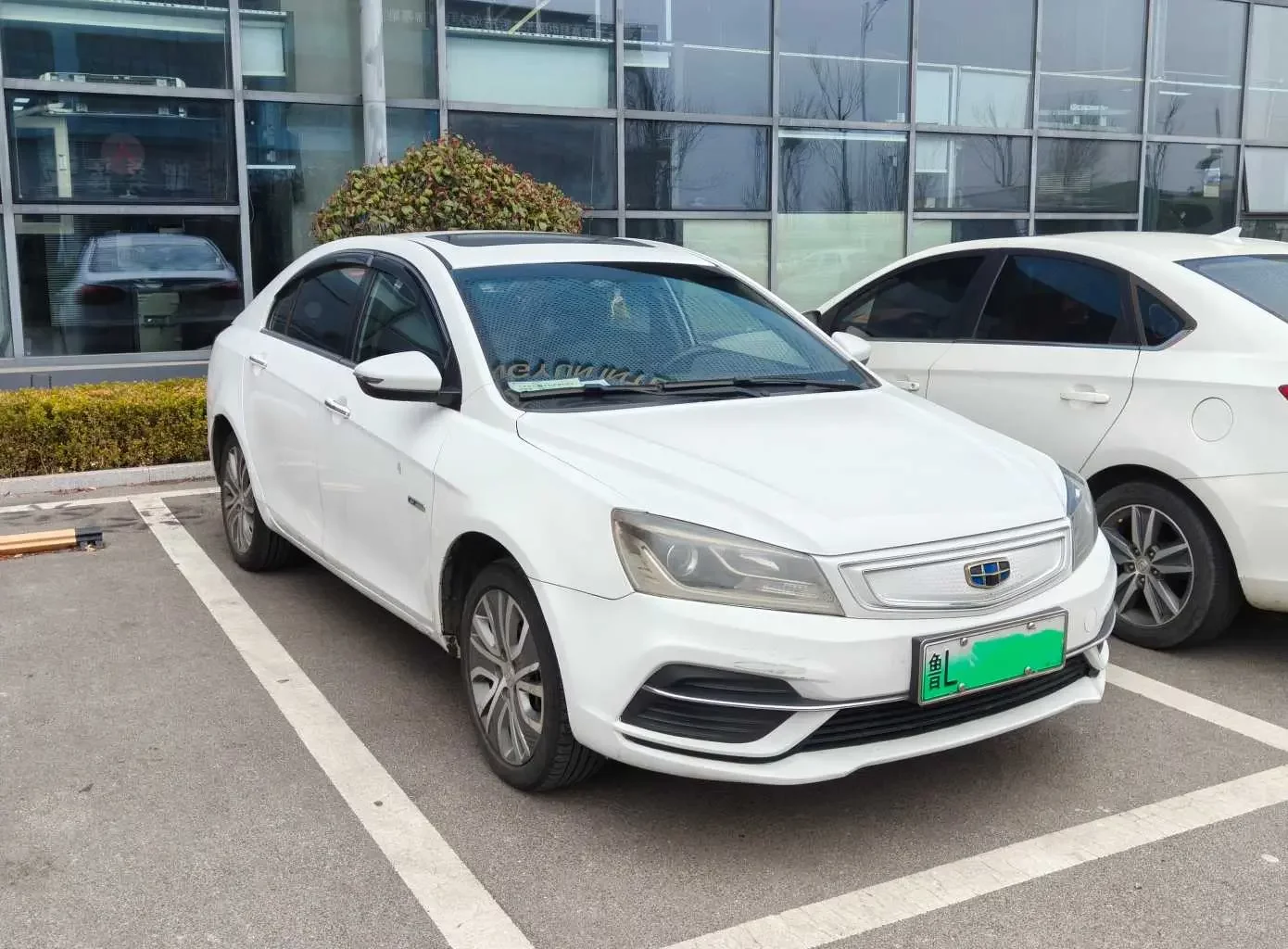 Geely Emgrand EV