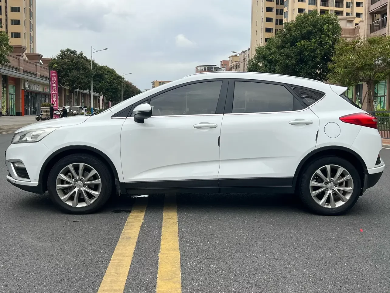 Geely Emgrand GS