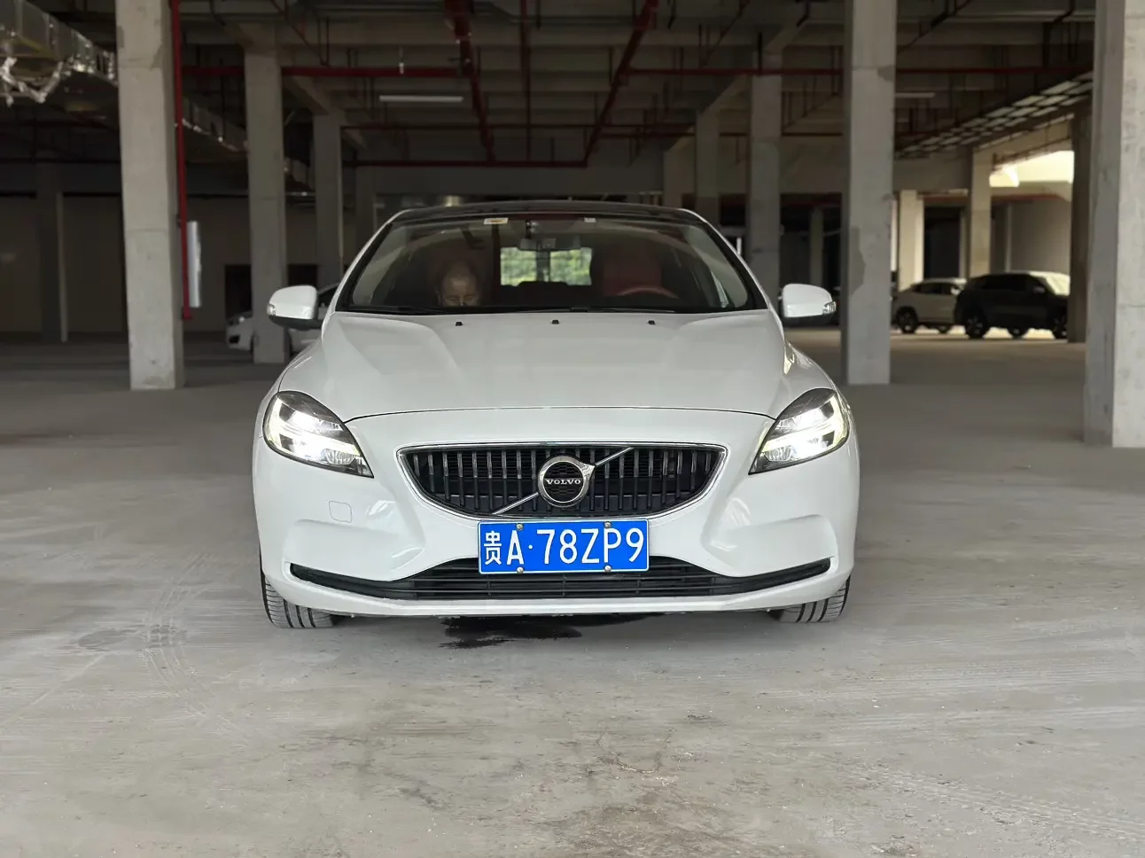 Volvo V40  из Китая