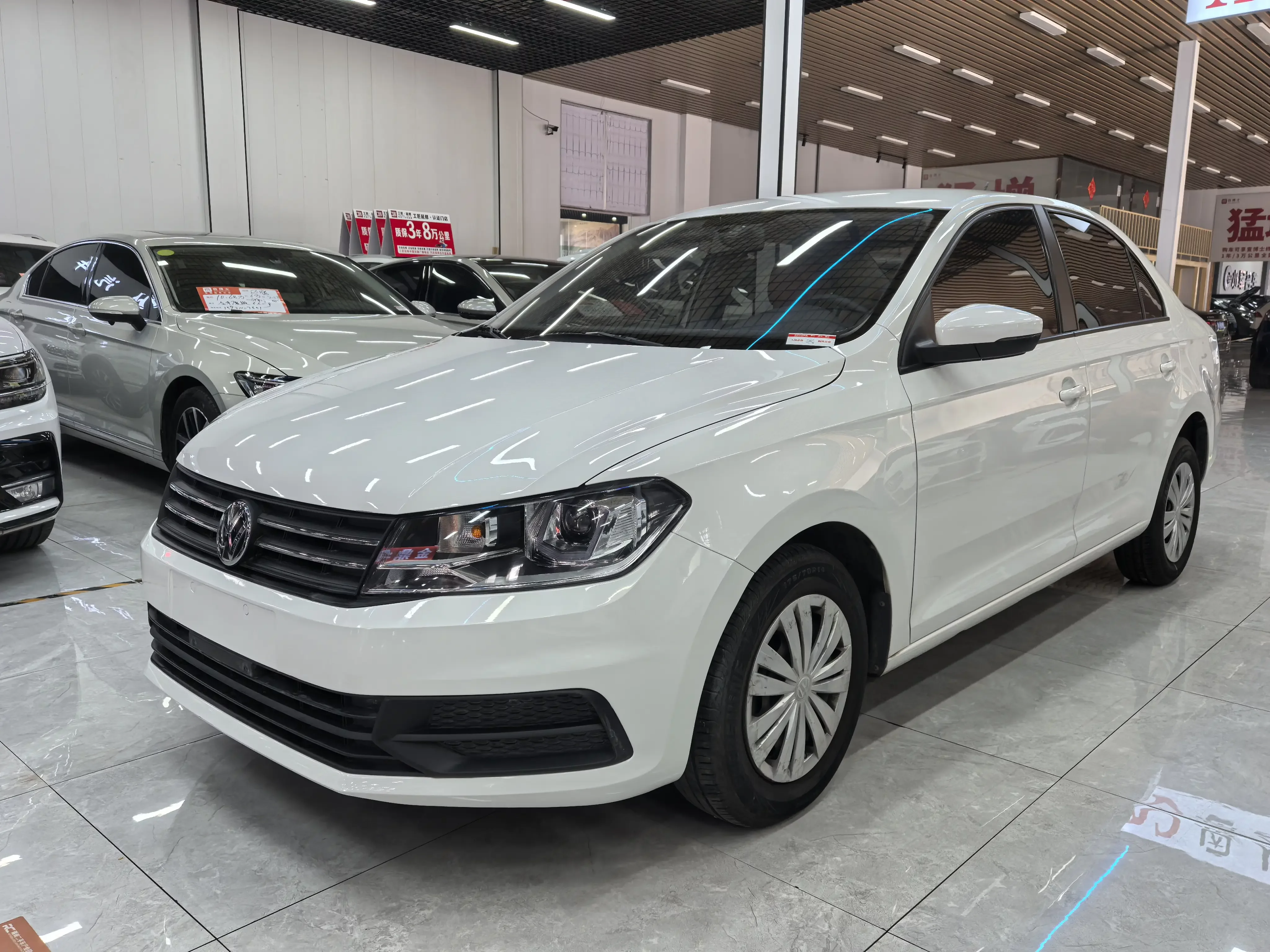 Volkswagen Santana  из Китая