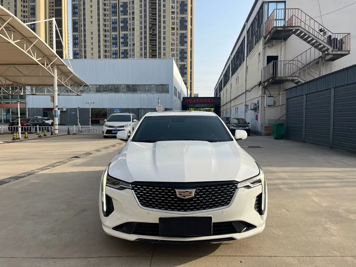 Cadillac CT4  из Китая