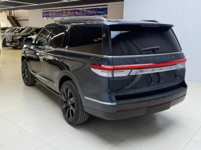 Lincoln Navigator