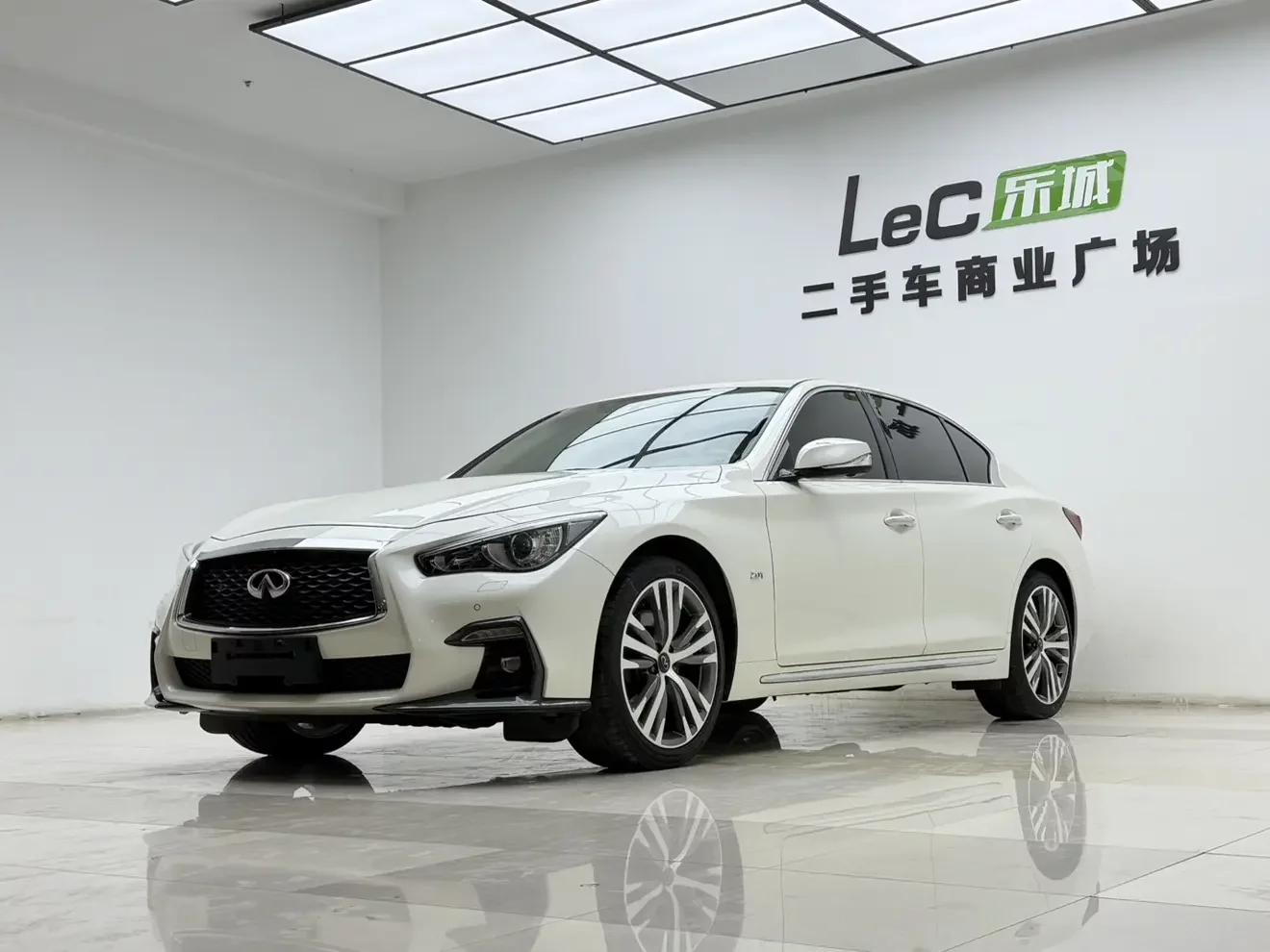 Infiniti Q50L  из Китая