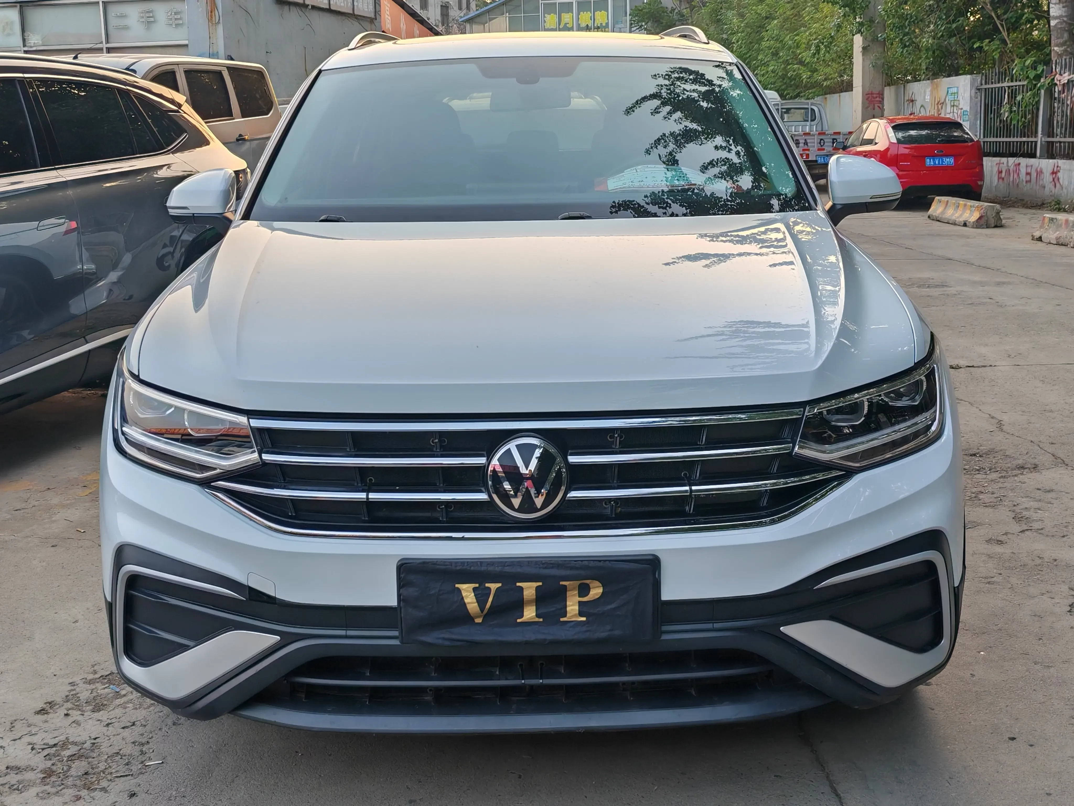 Volkswagen Tiguan L