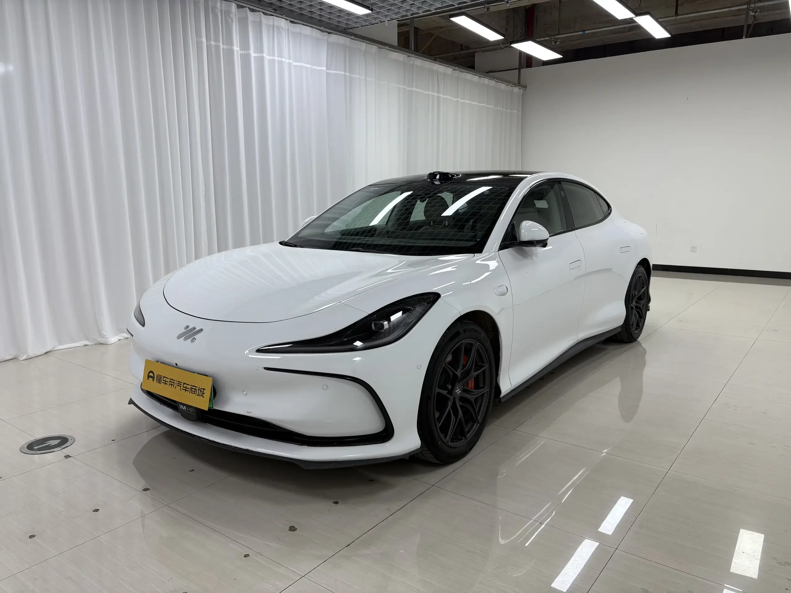 Zhiji L6  из Китая