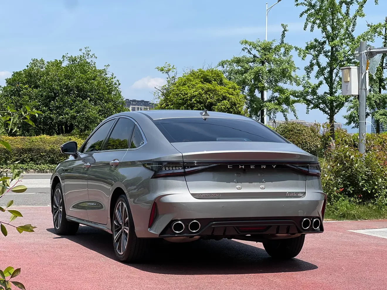 Chery Arrizo 8