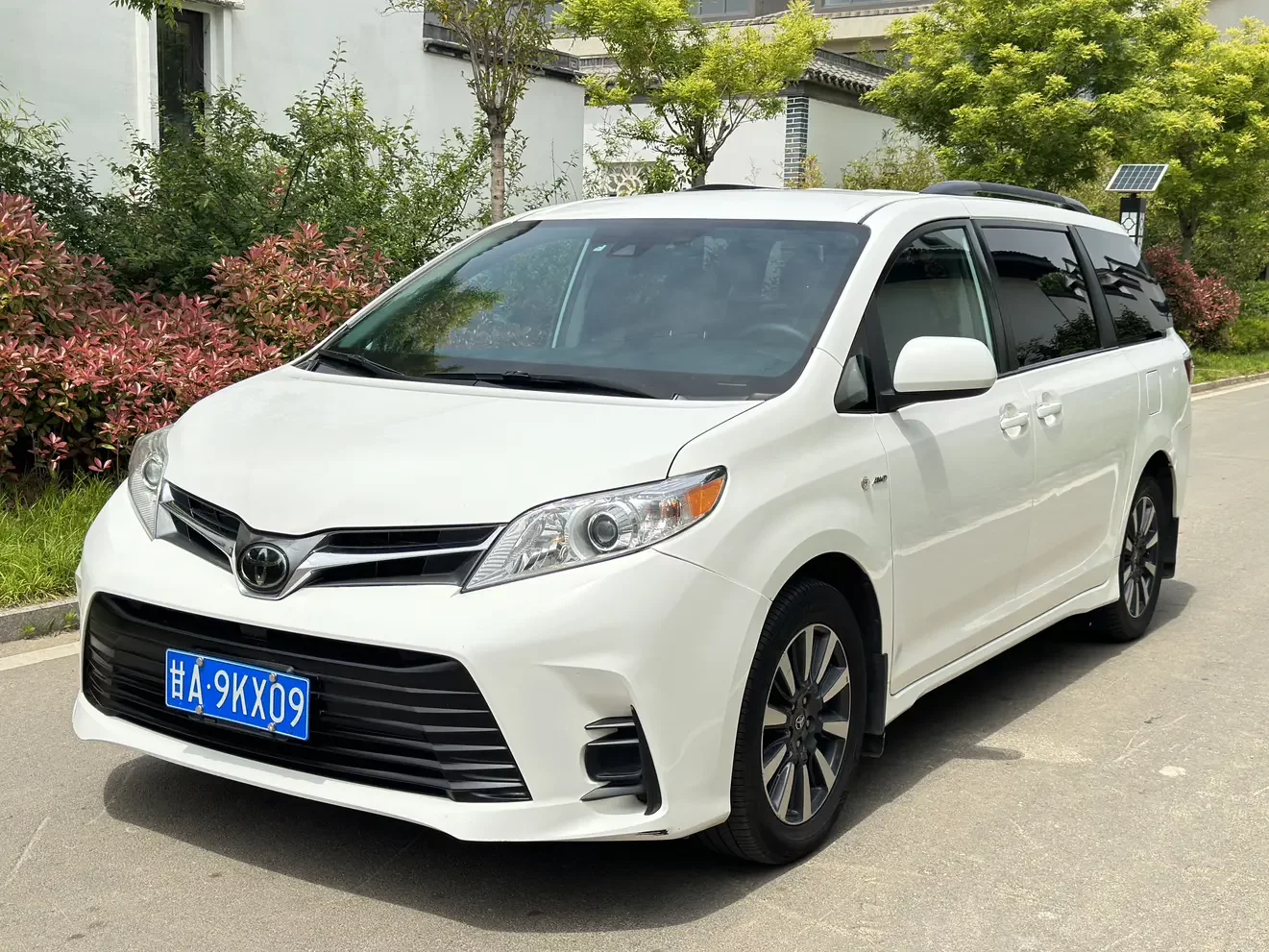 Toyota Sienna  из Китая
