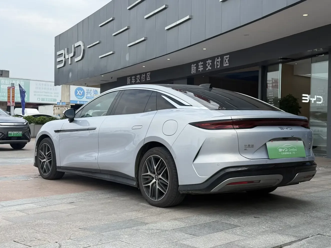 BYD Han L EV